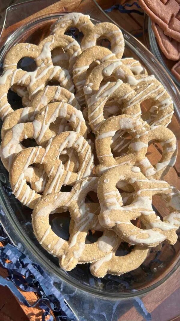 Cinnamon spice pretzels